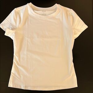 SALE!!!!!Signature white Fitted Short Sleeve Tee